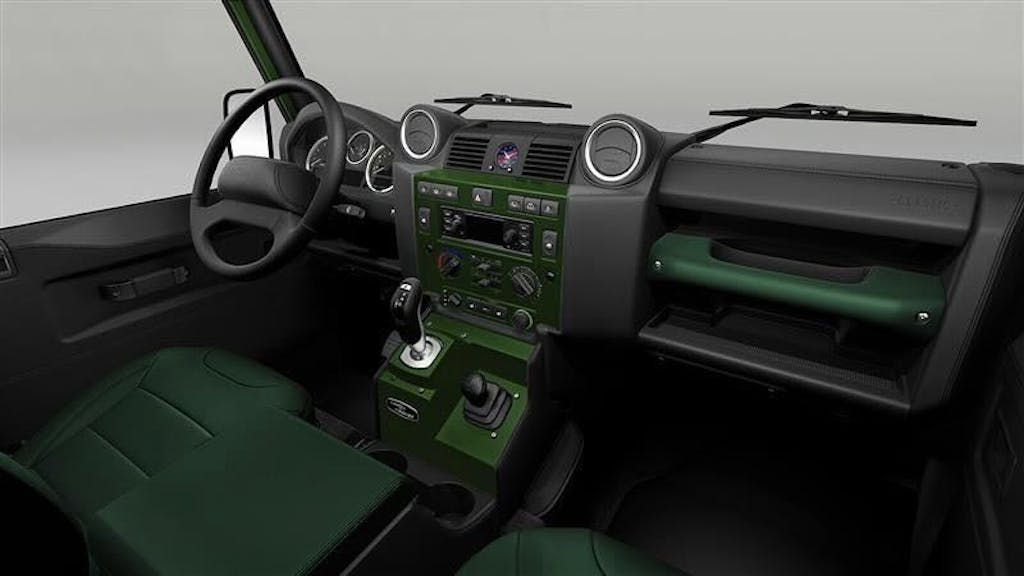 interni Land Rover Classic Defender V8 Churchill Edition