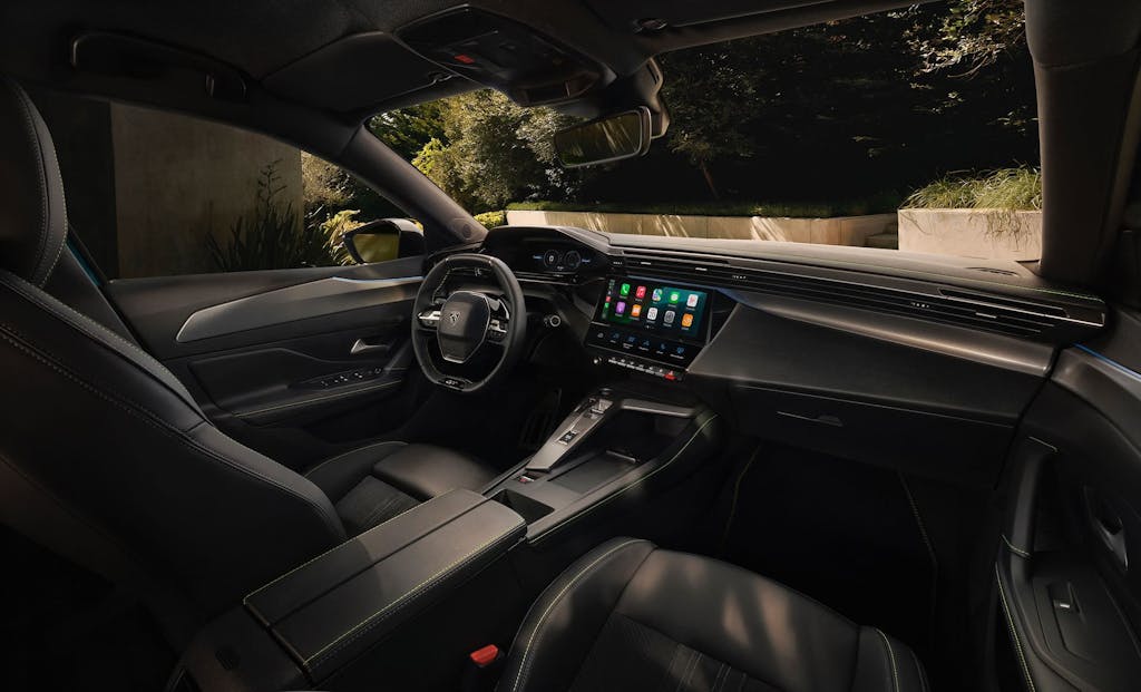 interno Peugeot 308 SW 2026