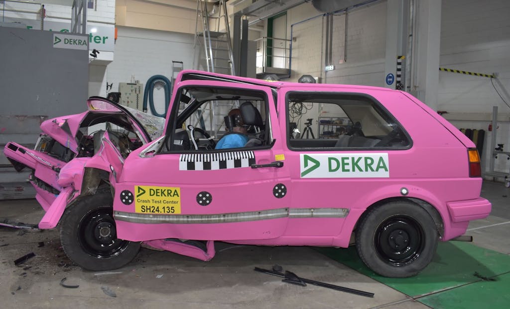 Crash test dekra volkswagen golf II