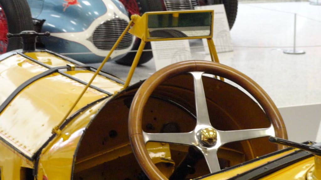 curiosità auto, il primo specchietto