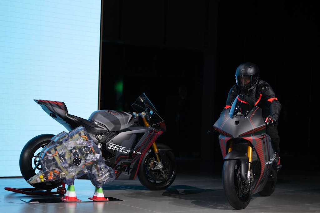 Ducati V21L