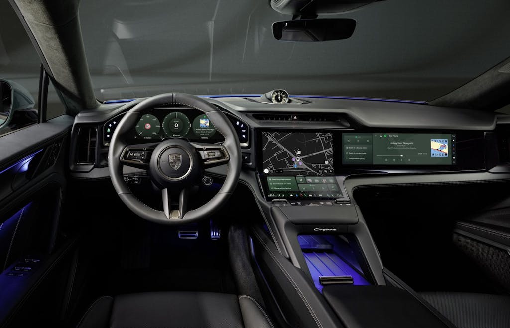 interni Porsche Cayenne Electric