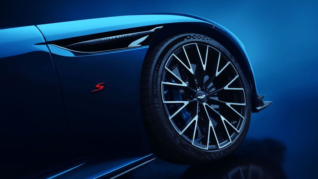 Aston Martin DB 12 S