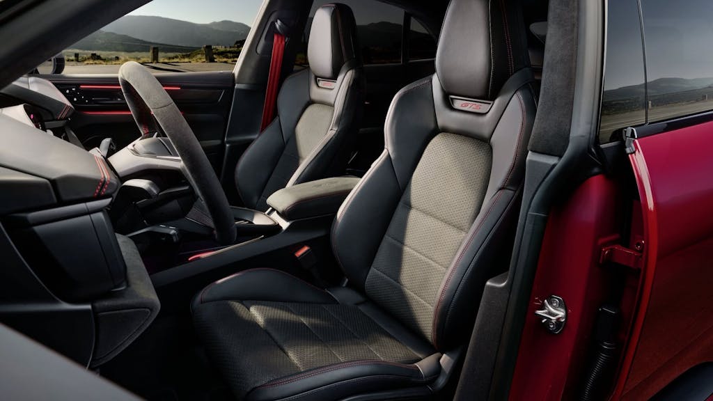 sedili Porsche Macan GTS EV