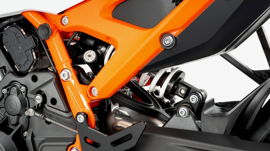 Nuova KTM 990 Duke R 2026
