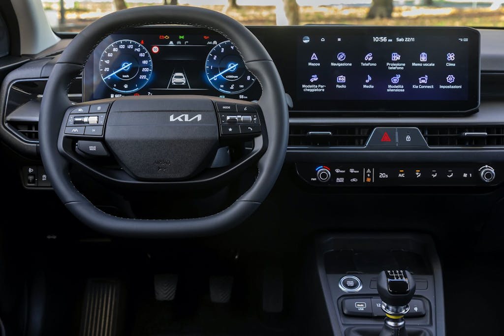 interno Kia Stonic 2026