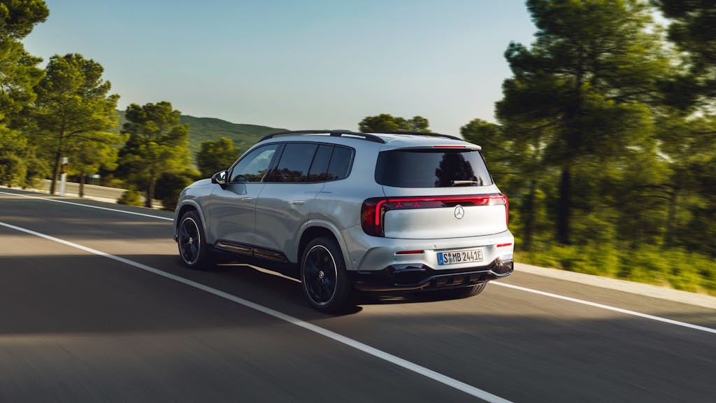 Nuova Mercedes GLB 2026