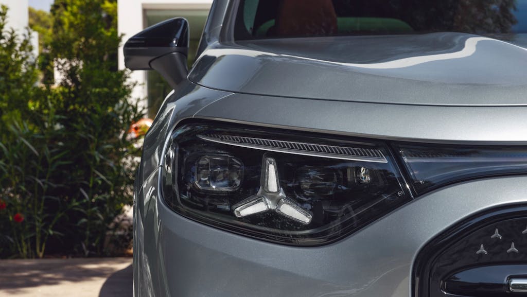 Nuova Mercedes GLB 2026