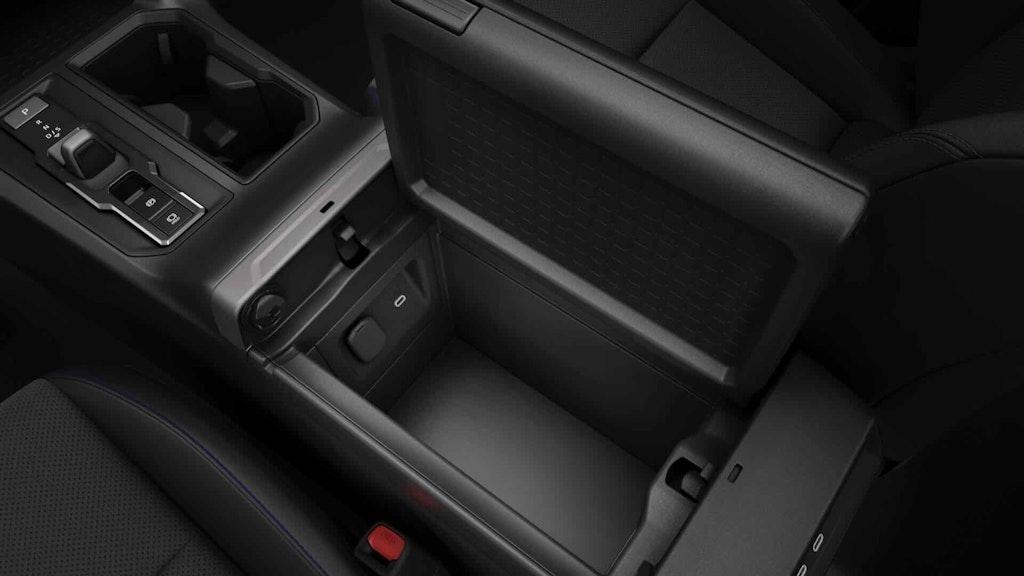 Suzuki Across Plug-In Hybrid 2026