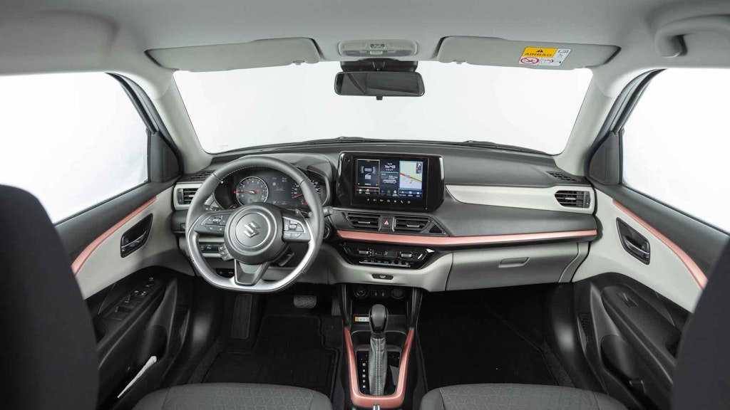 Suzuki Swift Sakura 2026 interni