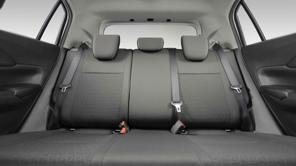 Suzuki Swift Sakura 2026 interni