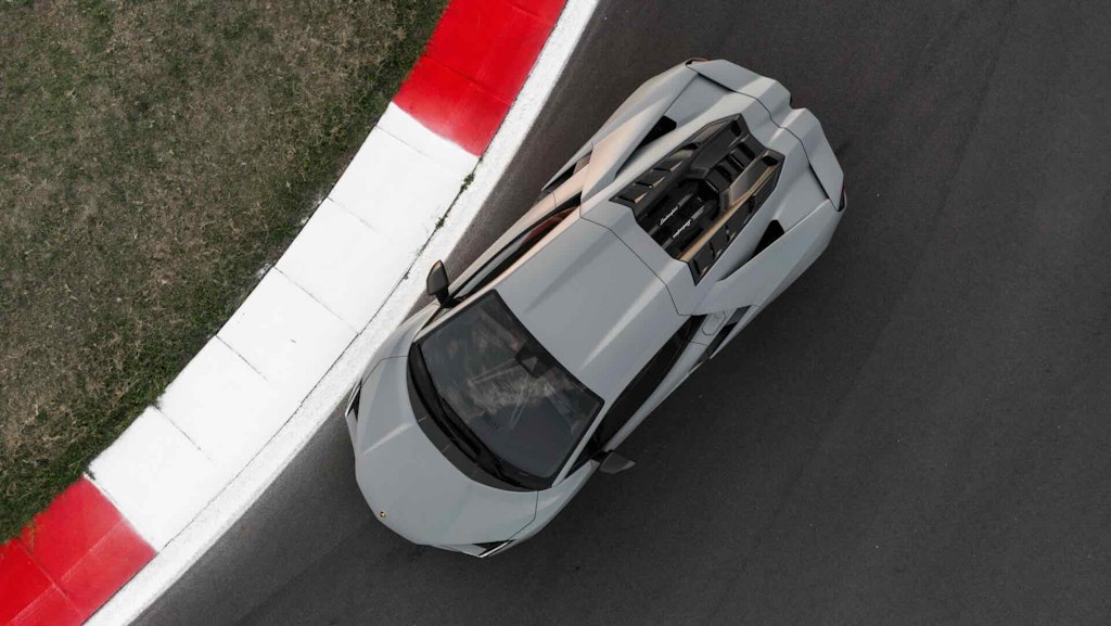 Lamborghini Revuelto