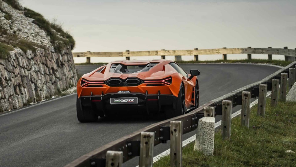 Lamborghini Revuelto