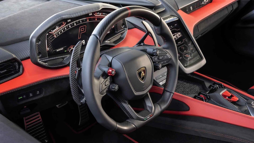 Lamborghini Revuelto