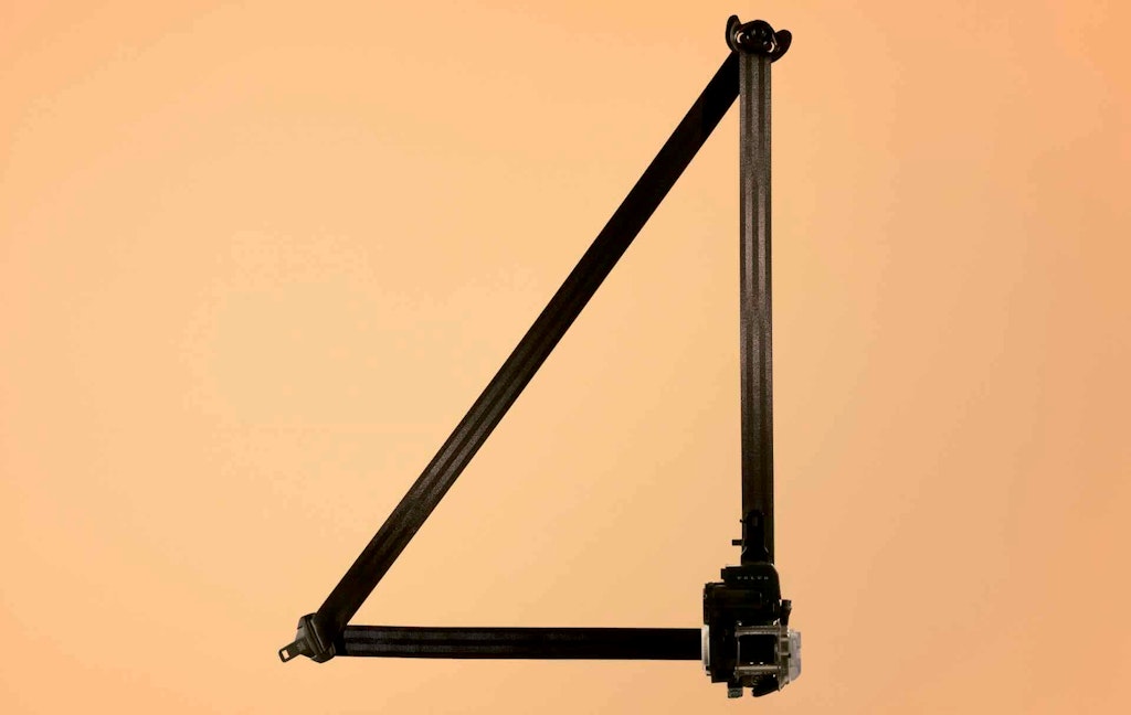 Volvo, cinture di sicurezza multi-adattive