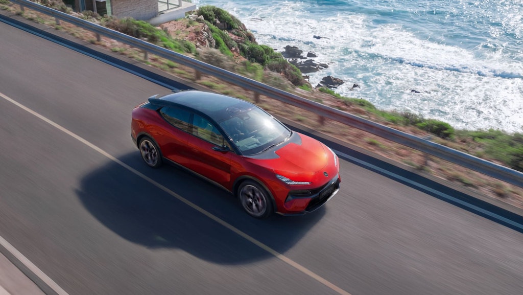 Lotus Eletre X con tecnologia X Hybrid